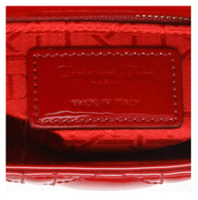 Carica l&#39;immagine nel visualizzatore di Gallery, Dior Lady Dior in pelle verniciata rossa
