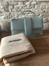 Carica l&#39;immagine nel visualizzatore di Gallery, Jacquemus Le Grand Bambino Azzurra
