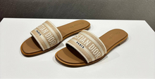 Carica l&#39;immagine nel visualizzatore di Gallery, Dior Dway beige
