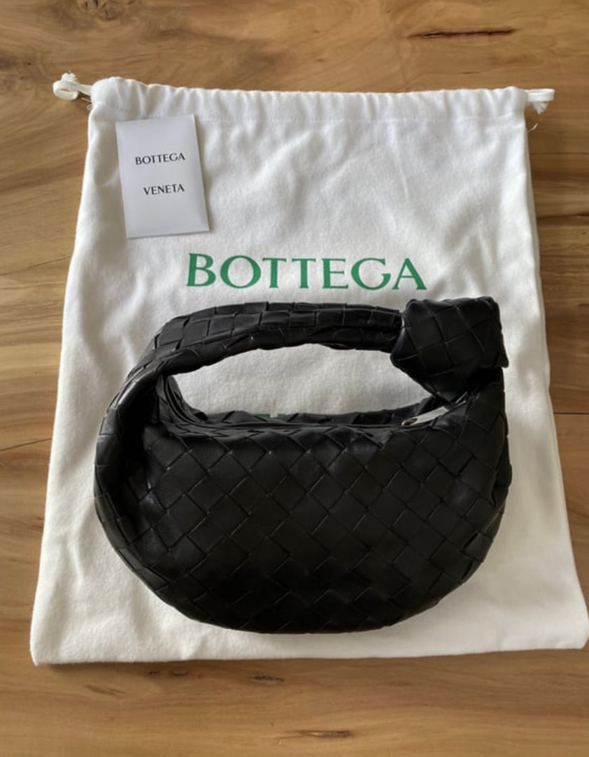 BOTTEGA VENETA
Borsa Mini Jodie nera