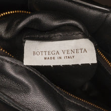 Carica l&#39;immagine nel visualizzatore di Gallery, Bottega Veneta 
Padded Cassette nera
