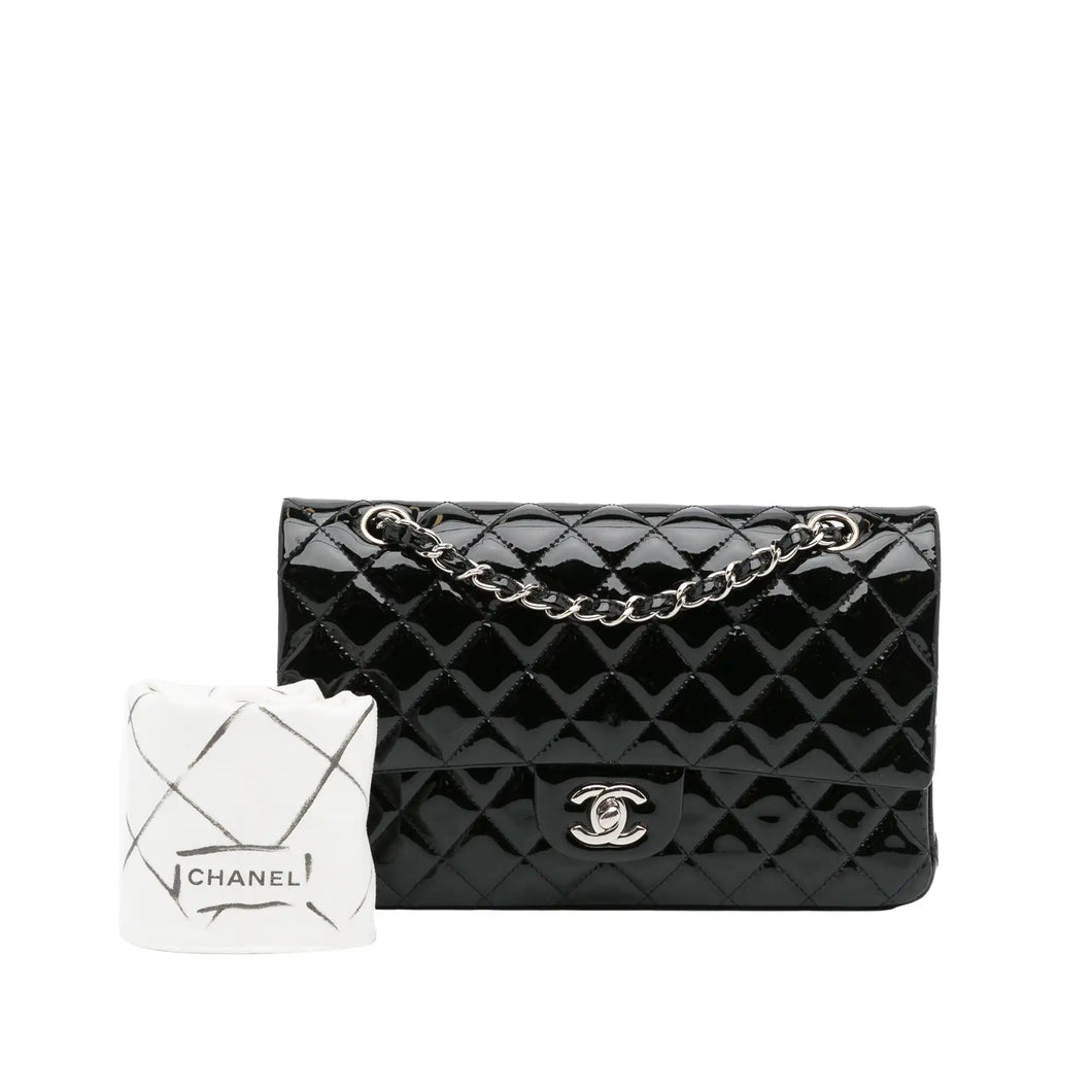 Chanel Medium Classic Patent Double Flap in vernice nera