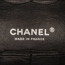 Carica l&#39;immagine nel visualizzatore di Gallery, Chanel Medium Classic Patent Double Flap in vernice nera
