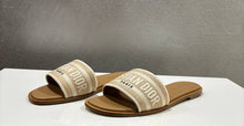 Carica l&#39;immagine nel visualizzatore di Gallery, Dior Dway beige
