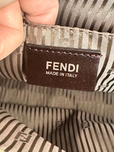 Carica l&#39;immagine nel visualizzatore di Gallery, Fendi 2Jours medium tortora
